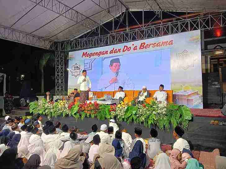 Suasana megengan dan doa bersama di Masjid Al Biru Pertiwi Dander dengan pengamanan Banser