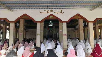 Ribuan jamaah mengikuti kegiatan dzikir LDNU PCNU Bojonegoro