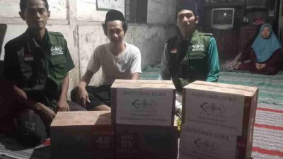 Lazisnu Ranting NU Mojoranu Berikan Santunan Duka untuk Keluarga Almarhum Munasir