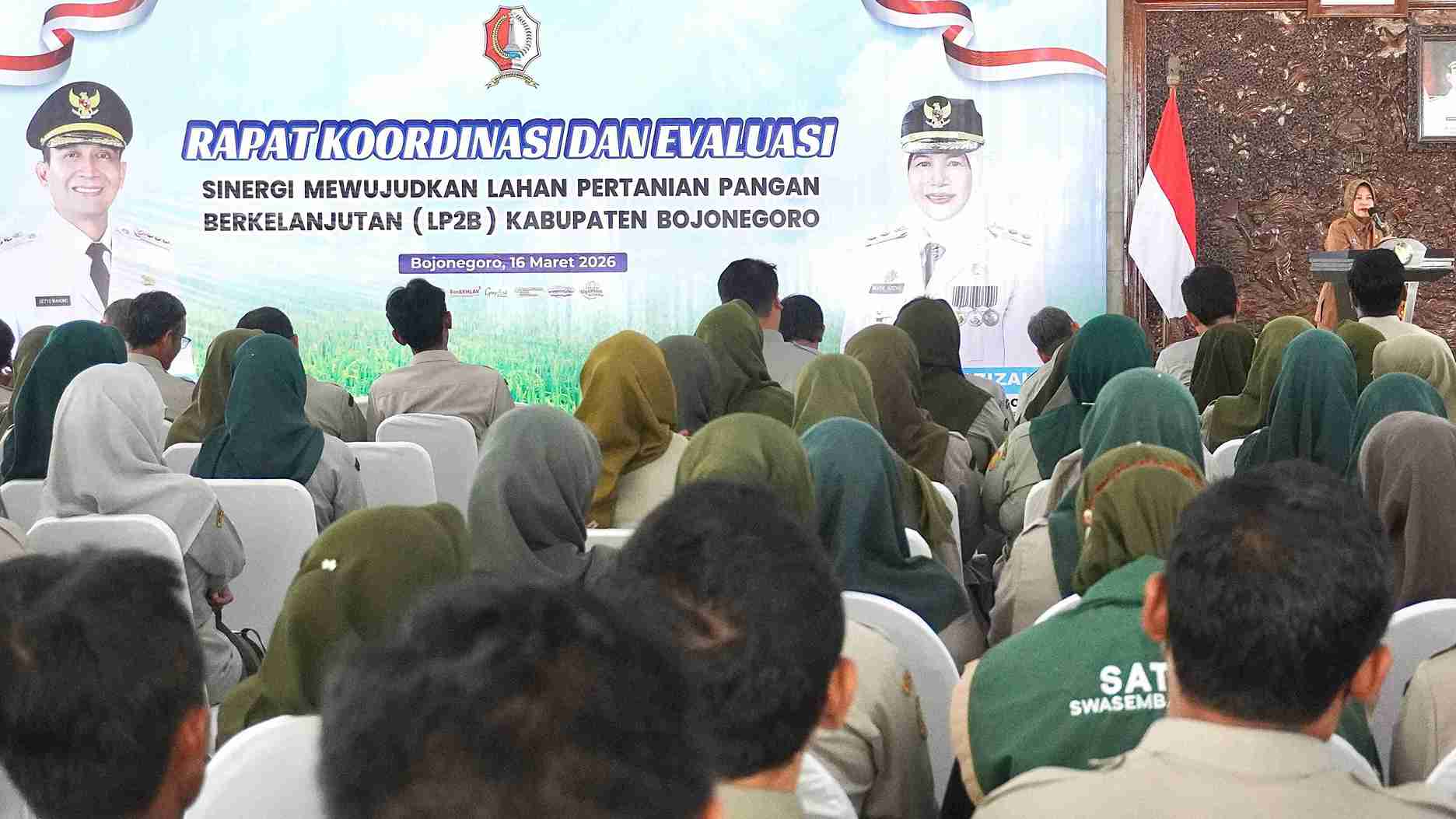 Rapat koordinasi evaluasi LP2B Kabupaten Bojonegoro di Pendopo Malowopati yang dipimpin Wakil Bupati Nurul Azizah