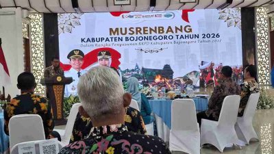 Bupati Bojonegoro menyampaikan sambutan dalam Musrenbang 2026 di Gedung Angling Dharma Pemkab Bojonegoro