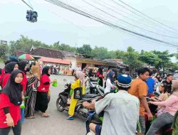 SPPG Sumberjo – Malo Bagikan 3.000 Porsi Takjil di Perempatan Kecamatan Malo