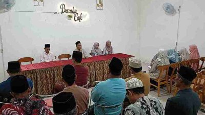 Suasana buka puasa bersama BMT At-tajdid Temayang bersama tokoh masyarakat di Baraka Cafe Temayang Bojonegoro
