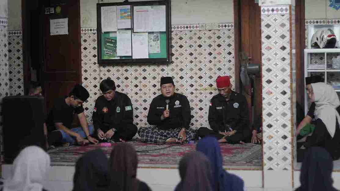 Seremonial rapat anggota dan buka bersama Pagar Nusa Ranting Kabunan di Ponpes Mansyaul Hidayah Balen Bojonegoro