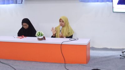 Bedah buku Perempuan di Titik Nol dalam peringatan IWD di Unugiri