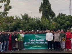 PAC Pagar Nusa Dander Bagikan 1.086 Takjil di Depan Polsek Dander