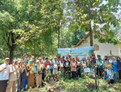 Eco Ramadhan Bojonegoro: Kampung Konservasi Bajulan Tanam Pohon dan Tebar Zakat