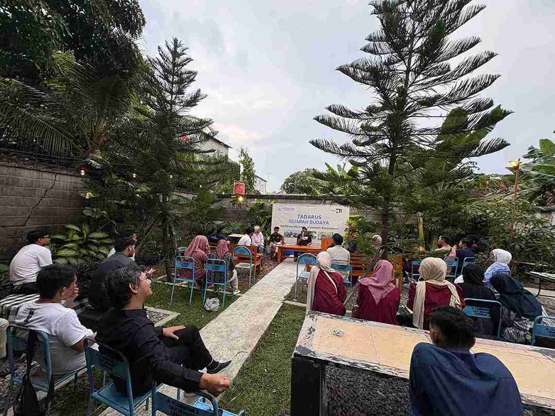 Diskusi Tadarus Sejarah Budaya Bojonegoro di Deulleuda Coffee