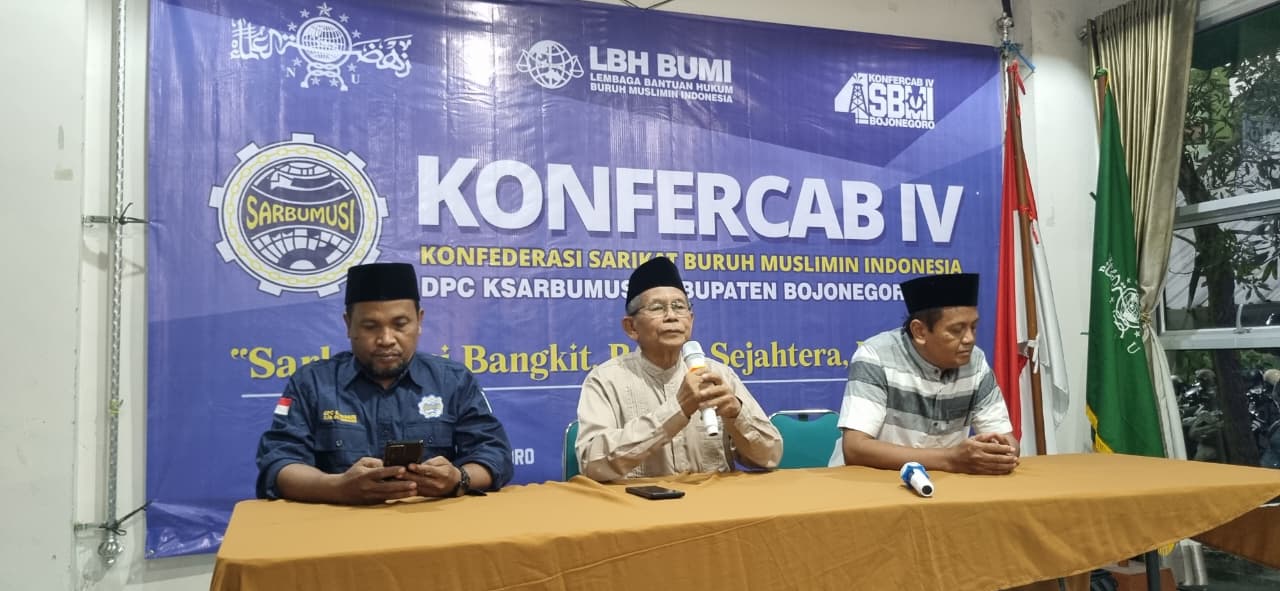 Tokoh Sarbumusi dan PCNU Bojonegoro menyampaikan sambutan dalam Konfercab IV Sarbumusi