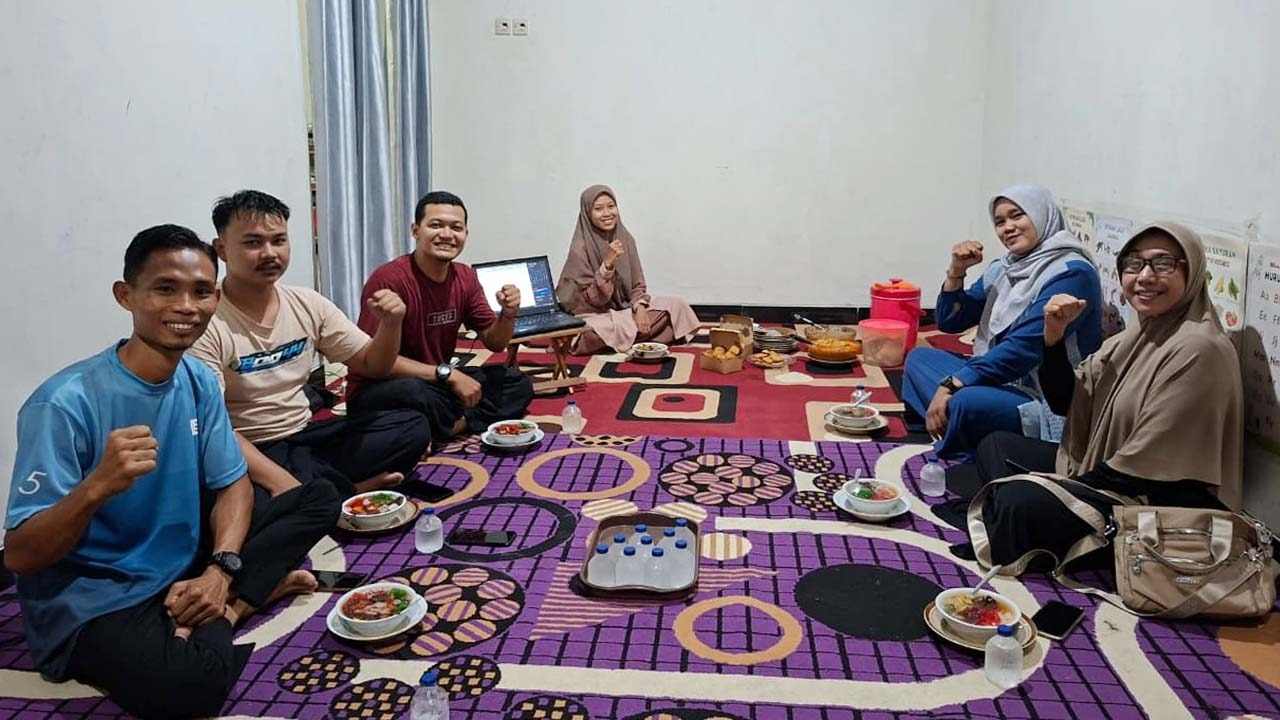 Pengurus PMI Kecamatan Kapas diskusi dan buka puasa bersama