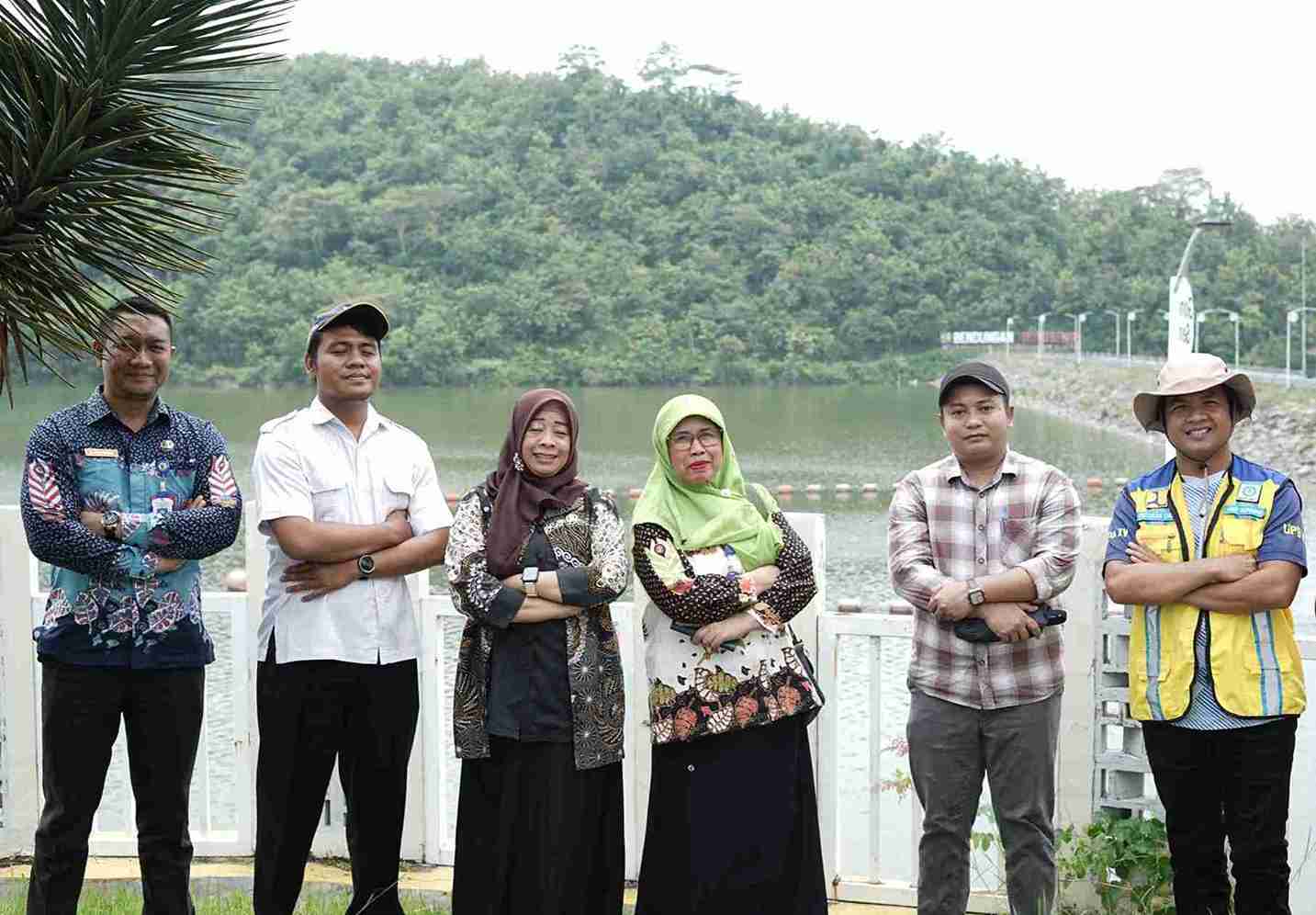 Kepala Disbudpar Bojonegoro saat melakukan kunjungan ke Waduk Gongseng di Kecamatan Temayang