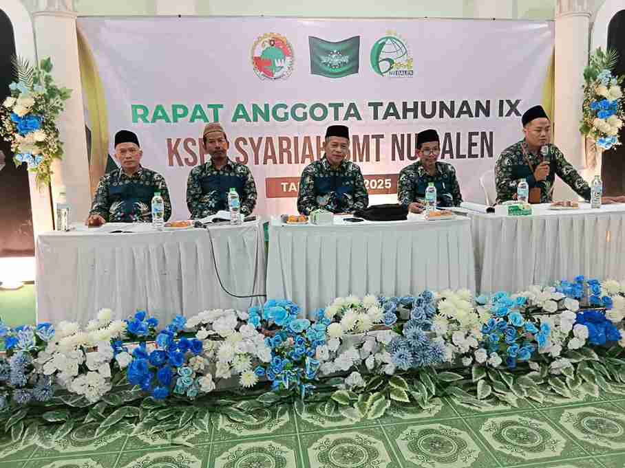 Suasana Rapat Anggota Tahunan IX BMT NU Balen 2025 di Aula MWC NU Balen