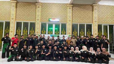 Kader Pagar Nusa Pilanggede berfoto bersama usai halal bihalal di Masjid Adz-Dzakirin Bojonegoro