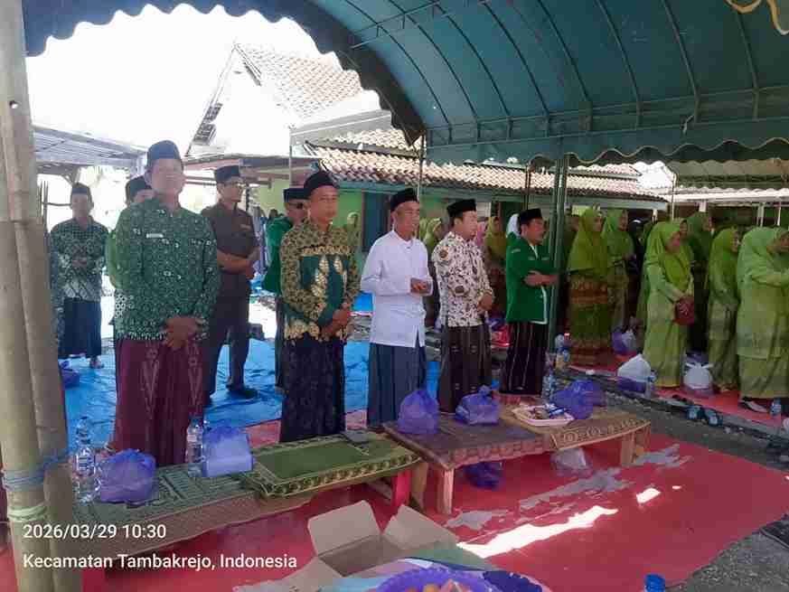 Tokoh NU dan undangan mengikuti Halal Bihalal Tambakrejo