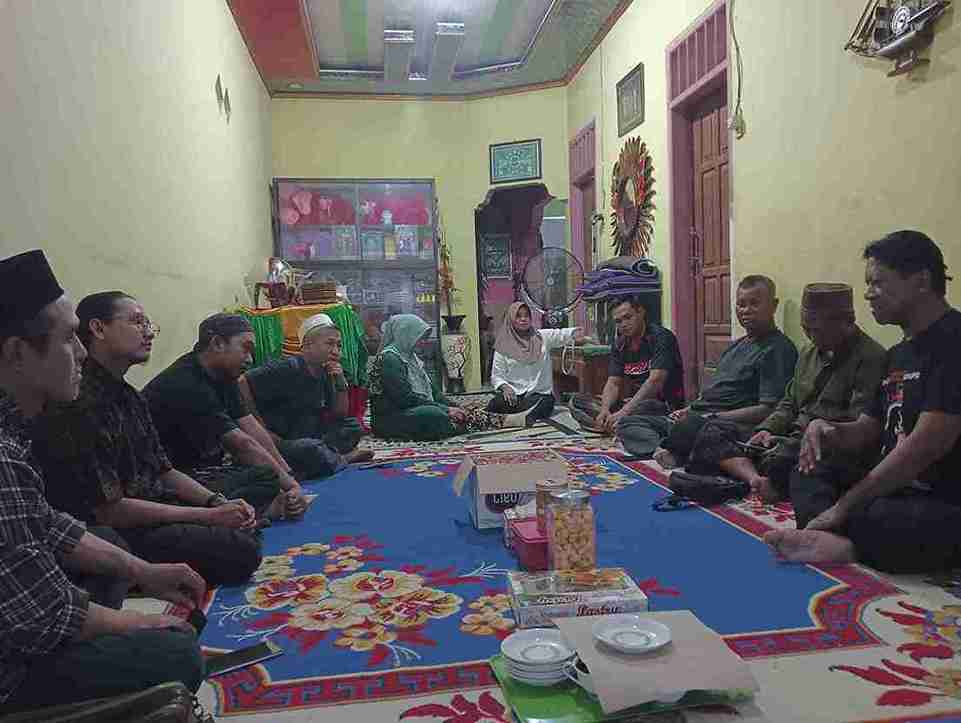 Suasana rapat koordinasi Lesbumi NU Bojonegoro di Desa Tikusan Kapas