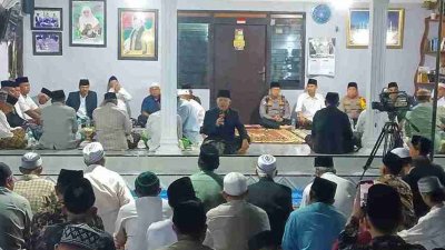 Mengikuti Haul ke-1 Nyai Hj. Malikah Masyhur istri Pendiri Ponpes Al-Rosyid, Dihadiri Forkopimda dan Puluhan Ulama