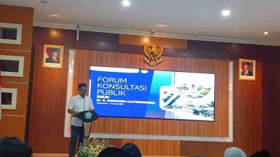 Bupati Bojonegoro Setyo Wahono menyampaikan sambutan dalam forum konsultasi publik pelayanan kesehatan RSUD Bojonegoro di Aula Selasih