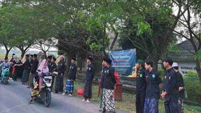 Tingkatkan Kepedulian Sosial, Pagar Nusa Nglumber Bagikan 200 Paket Takjil