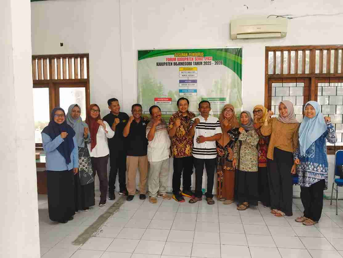 Pengurus FKS Bojonegoro saat rapat koordinasi penguatan organisasi