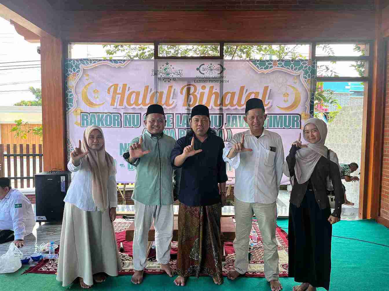 Pengurus LAZISNU Bojonegoro foto bersama dalam Rakor LAZISNU Pantura di Tuban