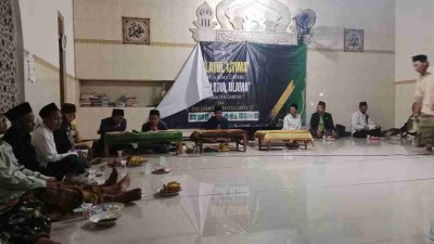 Suasana Lailatul Ijtima MWCNU Dander di Mushola Desa Ngraseh
