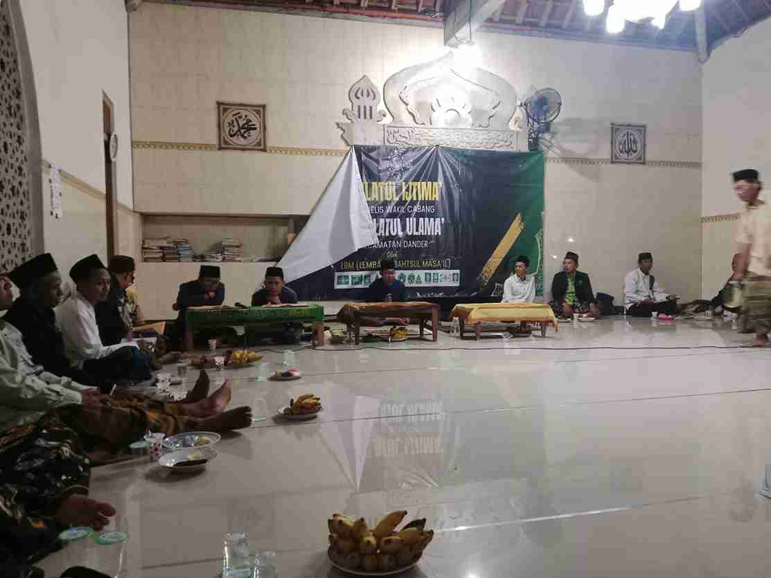 Suasana Lailatul Ijtima MWCNU Dander di Mushola Desa Ngraseh