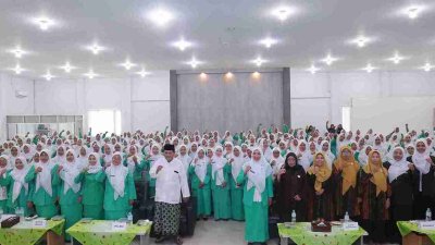 Photo bersama acara Harlah Fatayat ke 76