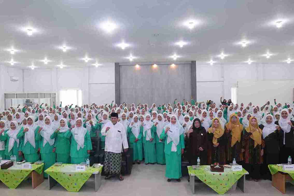 Photo bersama acara Harlah Fatayat ke 76