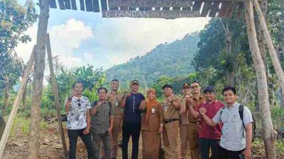 Tindaklanjuti Arahan Bupati, Disbudpar Bojonegoro Gandeng Attanwir Tinjau Geosite Banyu Kuning 