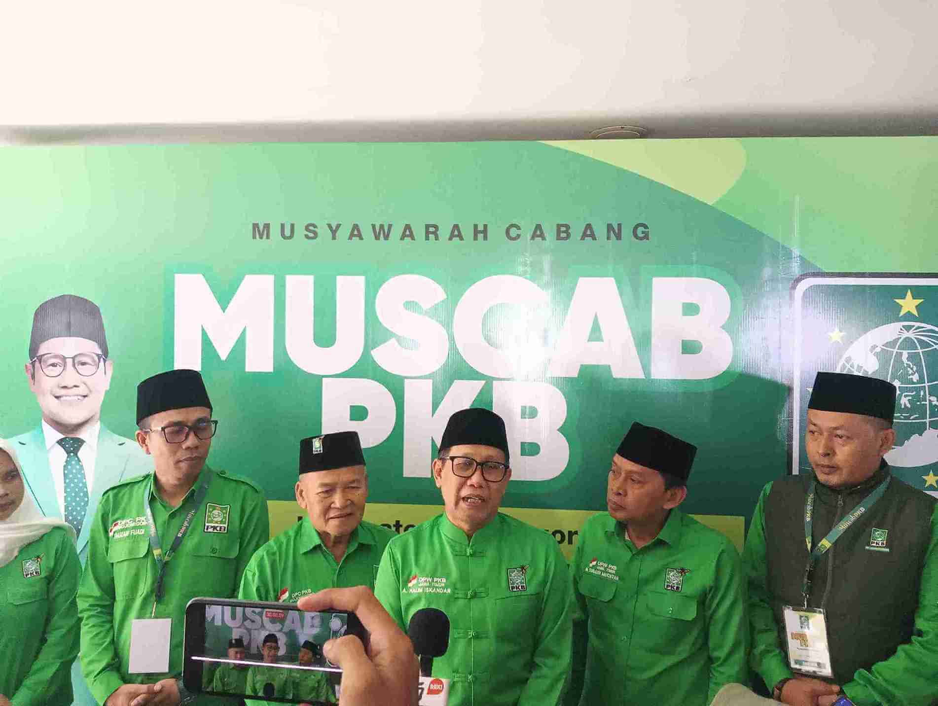 Abdul Halim Iskandar saat konferensi pers Muscab PKB Bojonegoro di Hotel Dewarna