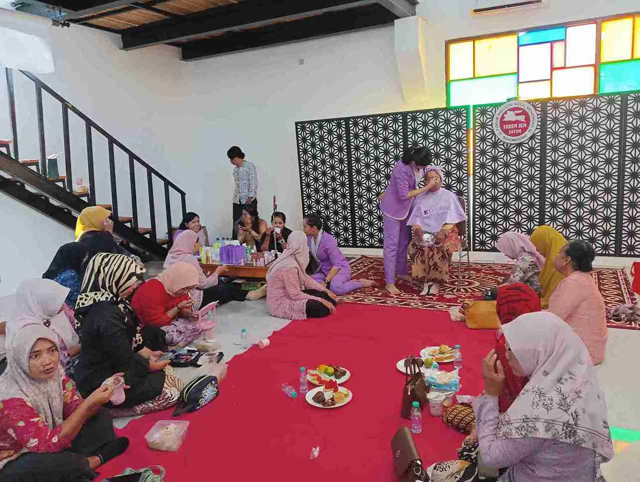Beauty class La Tulip dalam acara Halal Bihalal Forum IKM Jatim Bojonegoro di Gedung BCH