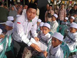 LAZISNU Salurkan Santunan Khitan Massal di Sela Peringatan Haul Asmoroqondi Tuban