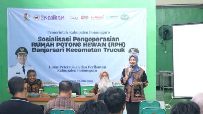 Wakil Bupati Bojonegoro Nurul Azizah saat memberikan sambutan pada sosialisasi pengoperasian RPH Banjarsari di Trucuk