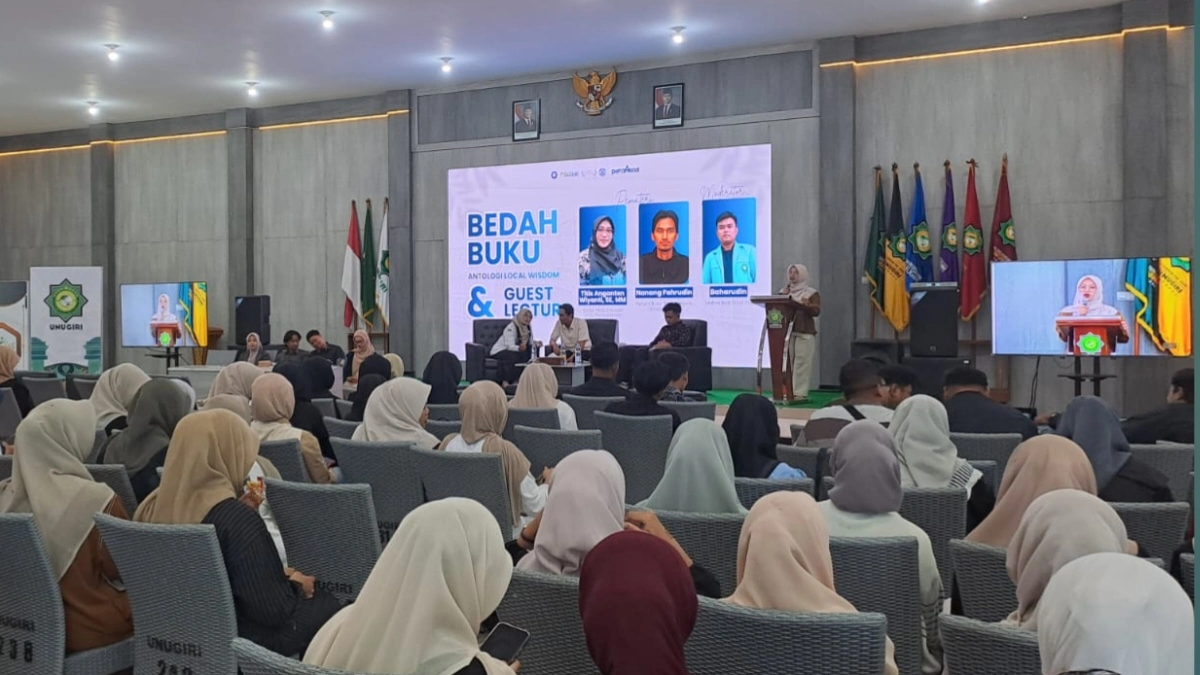 Suasana bedah buku kearifan lokal mahasiswa PAI Unugiri di Auditorium Hasyim Asy’ari Bojonegoro