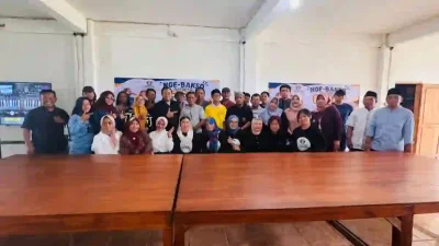 Forum Ormas Bersatu Bojonegoro menggelar rapat kerja dan kegiatan Nge-Bakso Bareng di Warung Mahjoe Kalitidu