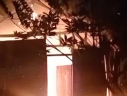 Rumah Anggota Banser di Dander Terbakar, Pak Munari Menangis karena Seragam Banser Ikut Hangus
