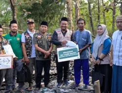 Peduli, Ansor dan Lazisnu Bojonegoro Kunjungi dan Sampaikan Santunan Banser Rumahnya Terbakar
