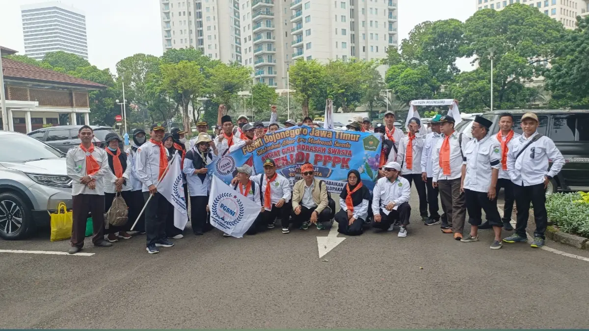 Rombongan FGSNI Bojonegoro saat audiensi di Jakarta bersama Baleg DPR RI