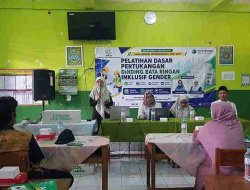 Peringati May Day, SHE ID Gelar Pelatihan Dasar Pertukangan Dinding Bata Ringan Inklusif Gender