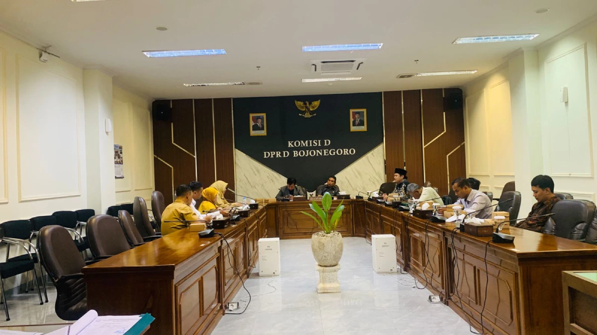 Suasana hearing Komisi D DPRD Bojonegoro bersama Dinas PU SDA membahas proyek pengairan