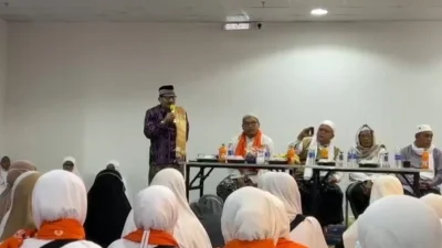 Jamaah Haji Attanwir Gelar Haul KH Muhammad Sholeh di Makkah