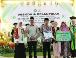 STIKes Rajekwesi Bojonegoro Wisuda dan Lantik 49 Lulusan, Siapkan SDM Kesehatan Unggul untuk Negeri