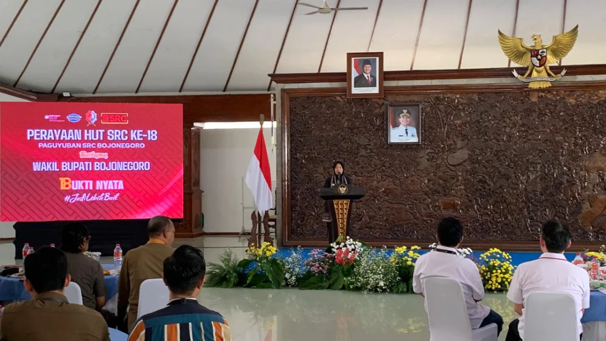 Nurul Azizah memberikan sambutan pada perayaan HUT SRC ke-18 di Pendopo Malowopati Bojonegoro.