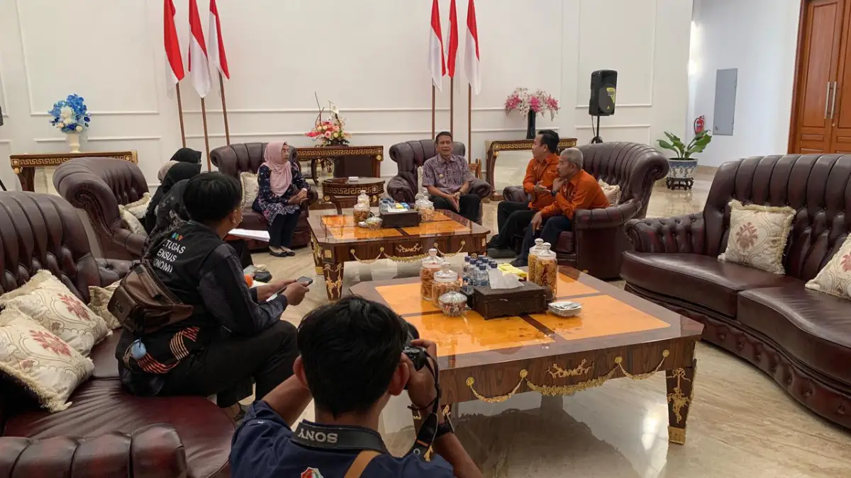Bupati Bojonegoro Setyo Wahono menerima tim BPS