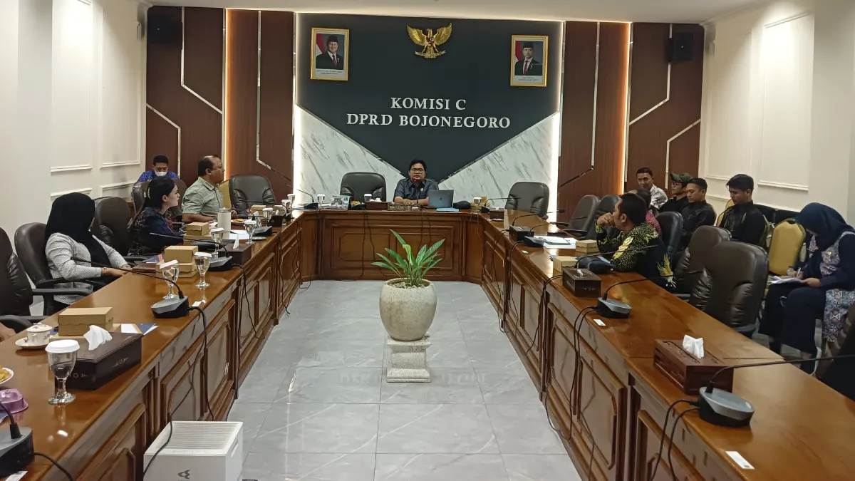 Rapat Kerja Komisi C dengan Dinpora