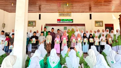 PC Fatayat NU Bojonegoro Gelar Triwulan dan Muharram Berbahagia Bersama Anak Yatim/Piatu
