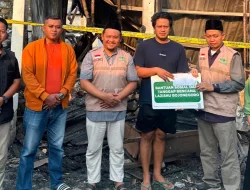 LAZISNU PCNU Bojonegoro Salurkan Santunan untuk Anggota Banser Korban Kebakaran di Campurejo