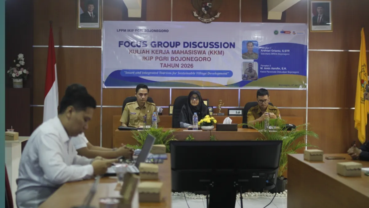 FGD KKM IKIP PGRI Bojonegoro 2026 bersama BRIDA dan Disbudpar membahas pengembangan desa wisata berkelanjutan.