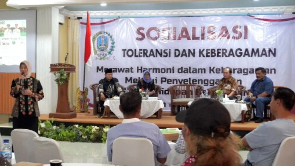 Wakil Bupati Bojonegoro Nurul Azizah menyampaikan materi dalam Sosialisasi Toleransi dan Keberagaman di Hotel MCM Bojonegoro.
