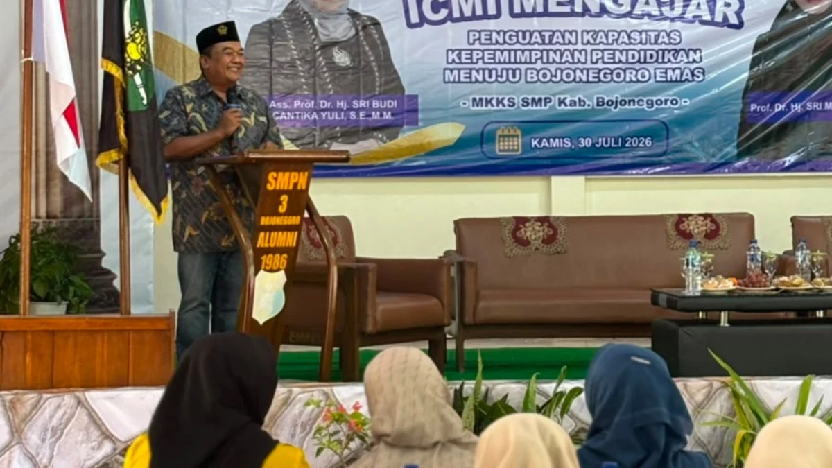 Kegiatan ICMI Mengajar 2026 di Aula SMP Negeri 3 Bojonegoro yang membahas penguatan kepemimpinan pendidikan bagi kepala sekolah SMP se-Kabupaten Bojonegoro.